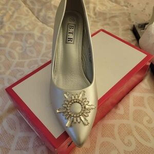 Women's Silver Embellished Flats